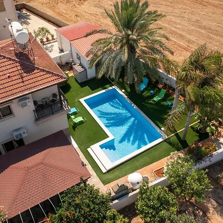 Tropical Villa Ayia Napa