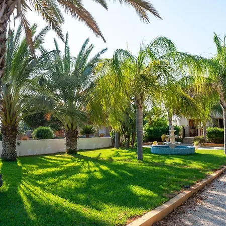 Tropical Villa *